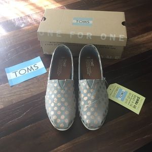 Toms brand new size 6